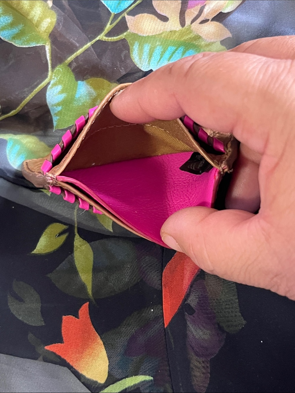 Fossil Tan Pebbled Leather Card & Key Holder with Hot Pink Accent - Picture 4 of 9